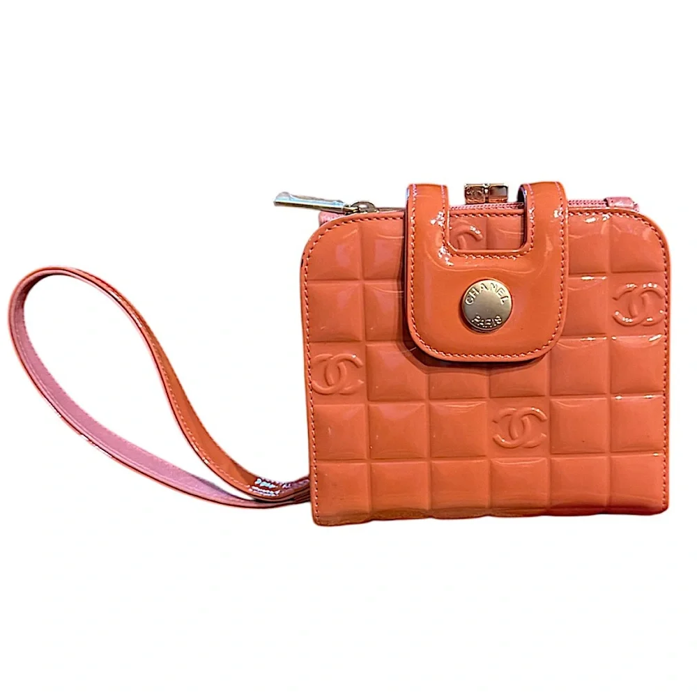 Rare CHANEL Luxurious Pink Quilted CC Patent Leather Bag Wristlet Vtg ⭐️⭐️⭐️⭐️⭐️